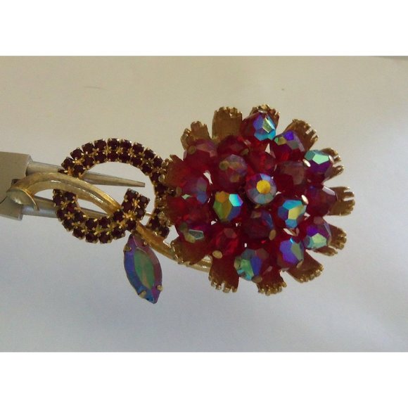 Mid-Century Aurora Borealis Rhinestone Brooch - Picture 2 of 9
